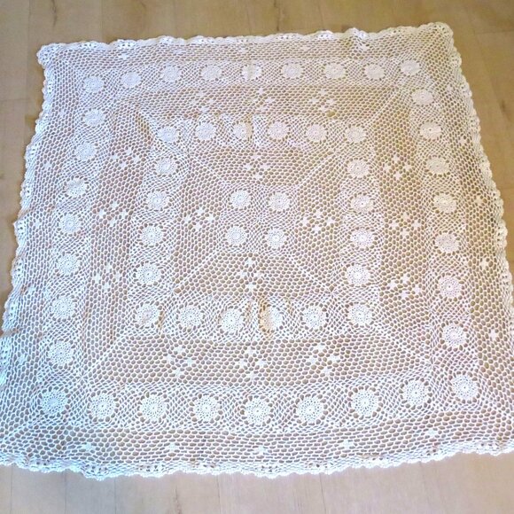 Vintage Crochet Lace Square Table Topper 40"x40" Floral Design White Handmade - Picture 1 of 9
